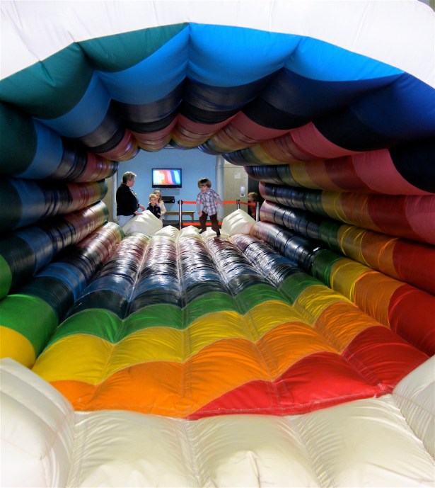 Rainbow Bounce Tunnel